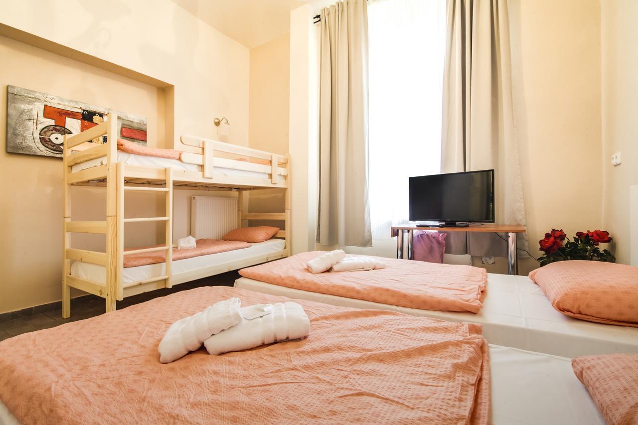 Aparthotel Zarra براغ المظهر الخارجي الصورة